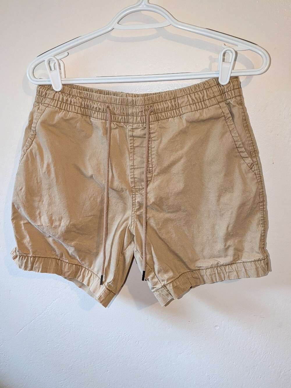Aeropostale Men’s Flat Front Drawstring Shorts in Khaki